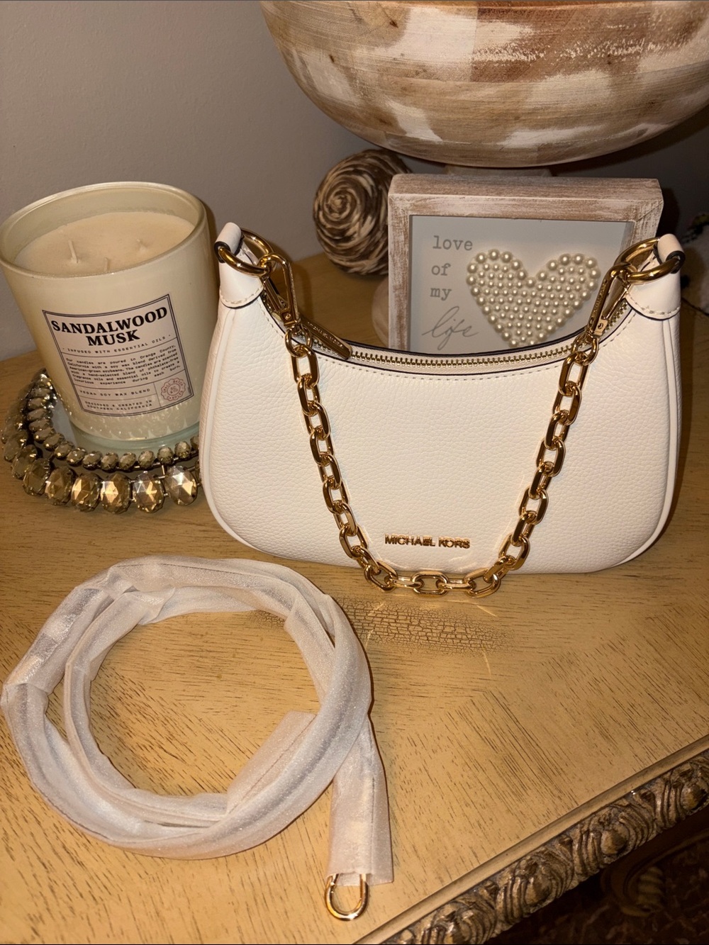 Michael Kors White Leather Shoulder Bag with Gold Chain Strap